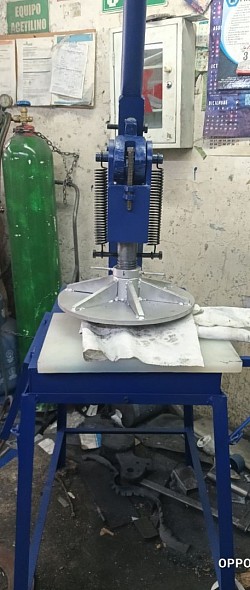 Troqueladora de corte para cuero